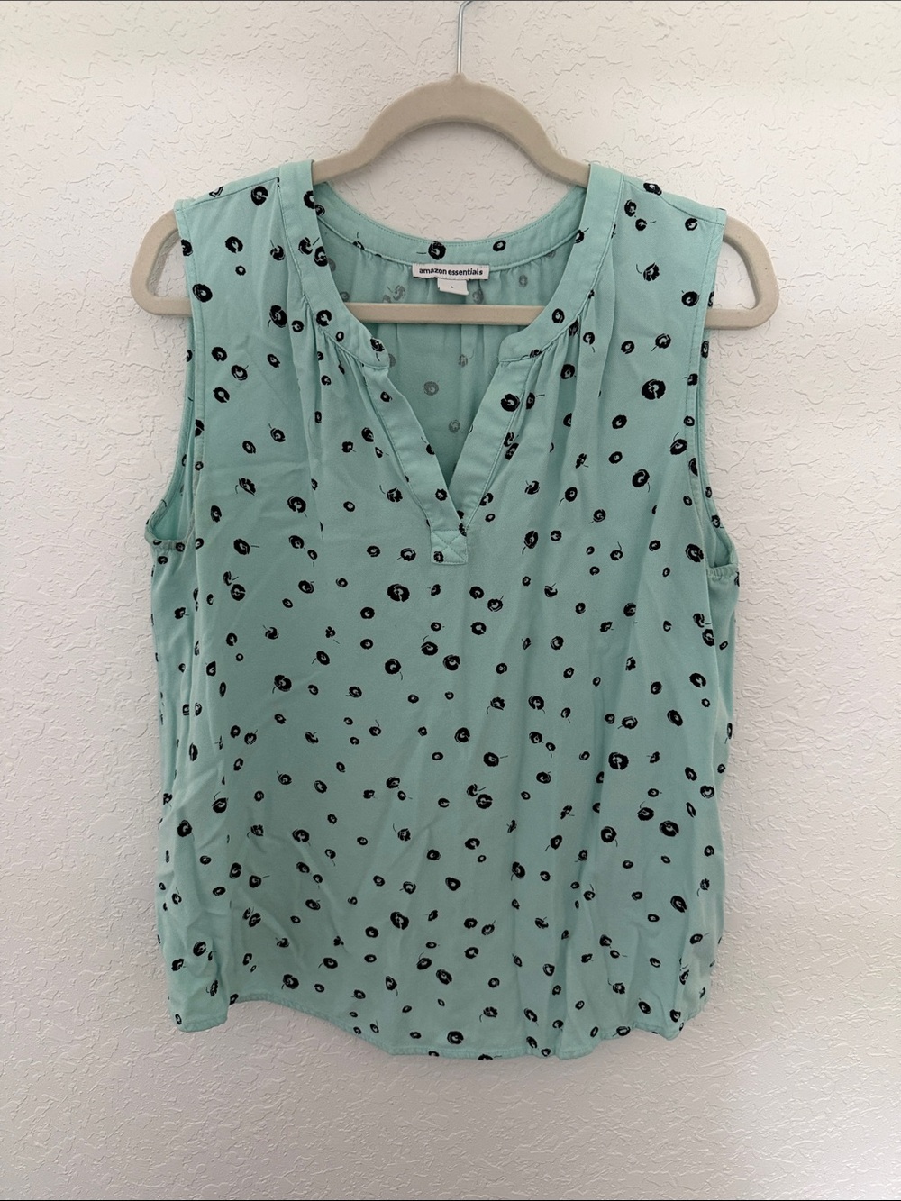 Amazon Essentials Mint Sleeveless V-Neck Camisole with Black Dot Print